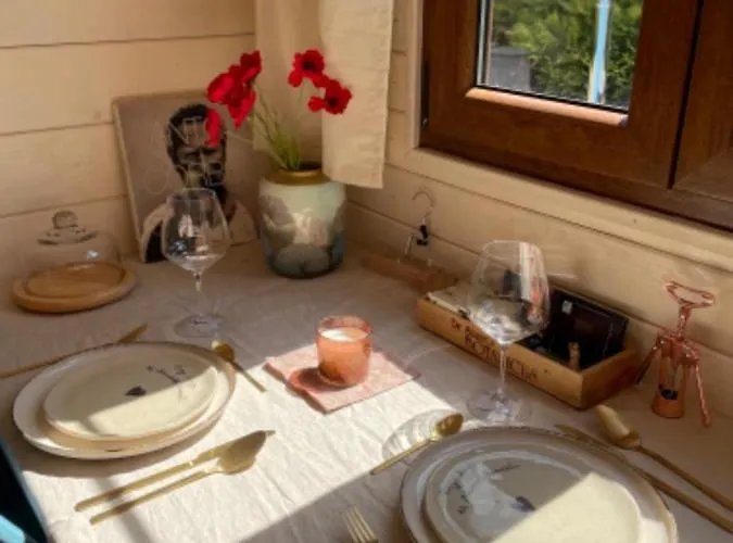 Glamour Maringotka V Np české švýcarsko U Mluvících Kamenů Apartamento *